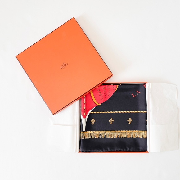 NWT Hermes Scarf "Vue du Carrosse de la Galère -La Réale" 3 - Picture 2 of 10